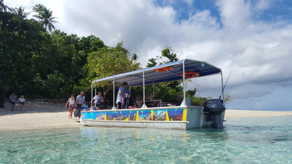 Saletoga Sands glass bottom boat